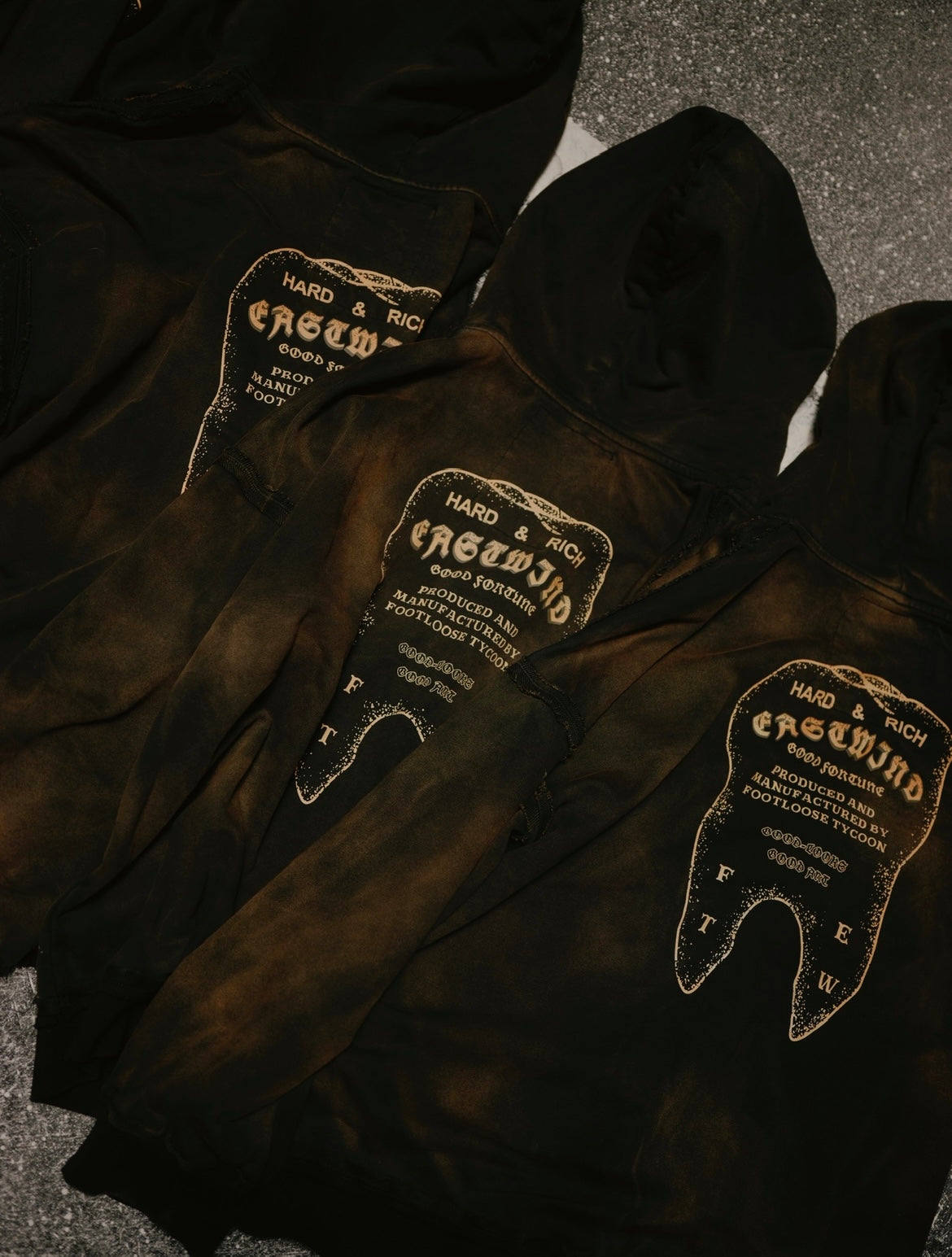 EASTWIND X FOOTLOOSE TYCOON 
“TOOTH” Overdyed Zip-Up Hoodie